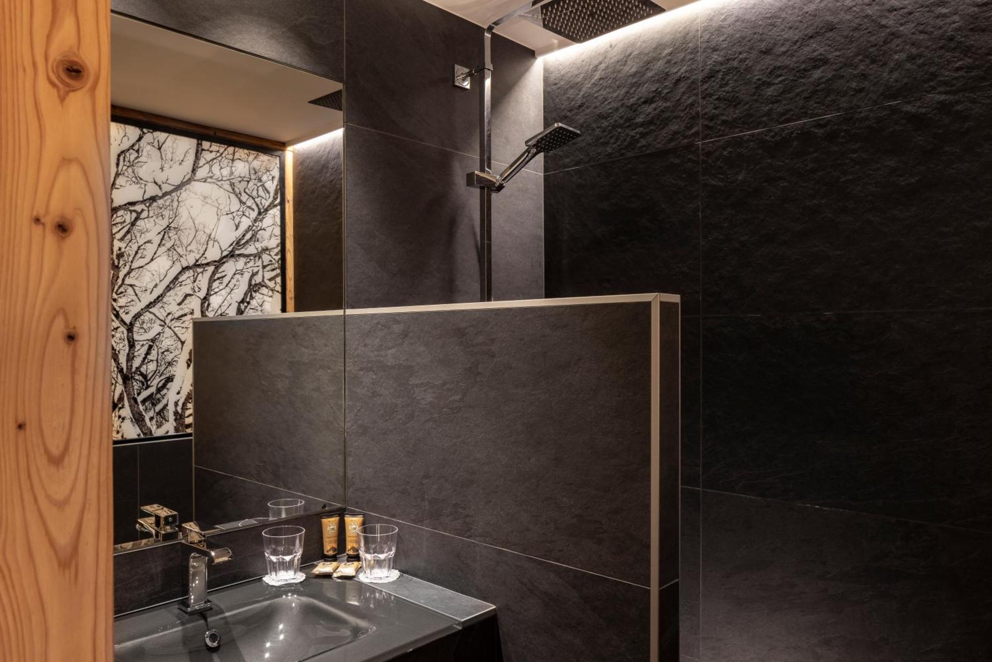 Hotel Cote Brune لو دوز آلب المظهر الخارجي الصورة